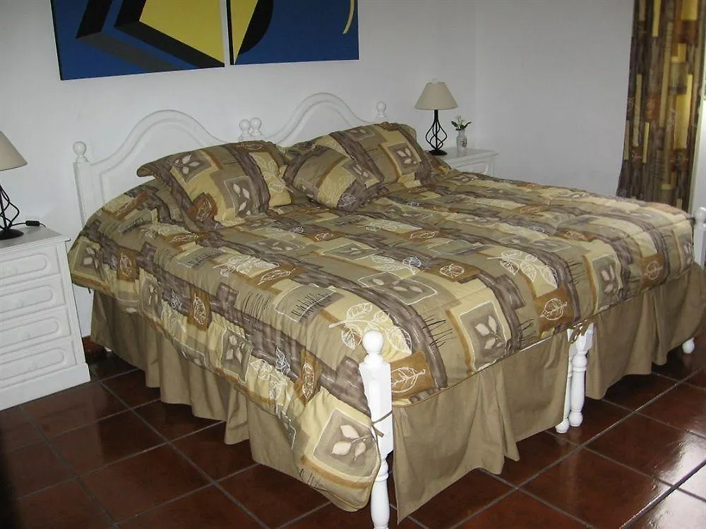 Quinta Das Acacias Guest Houses Πόντα Ντελγάδα 3*,