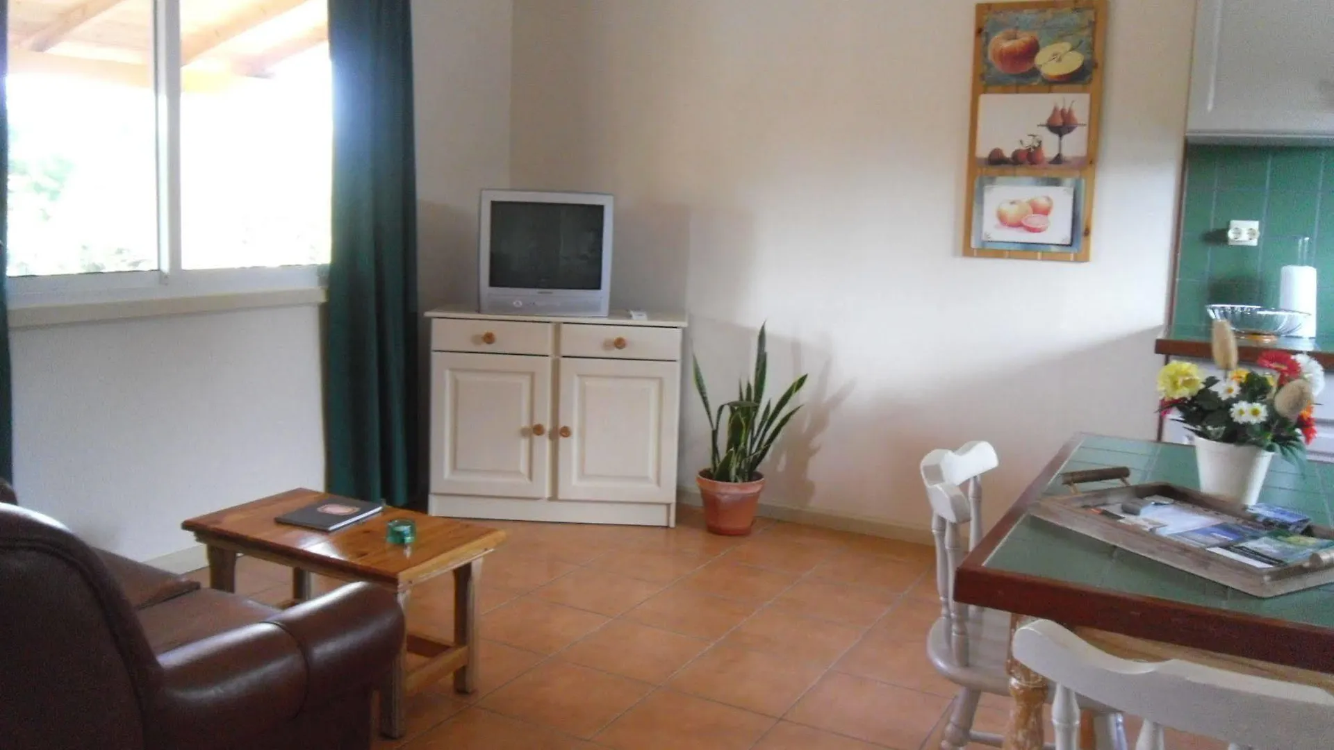 Ξενοδοχείο Quinta Das Acacias Guest Houses Πόντα Ντελγάδα